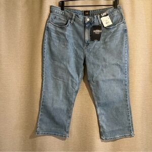 Lee Premium Stretch Mid Rise Capris Light Wash Blue 16M‎